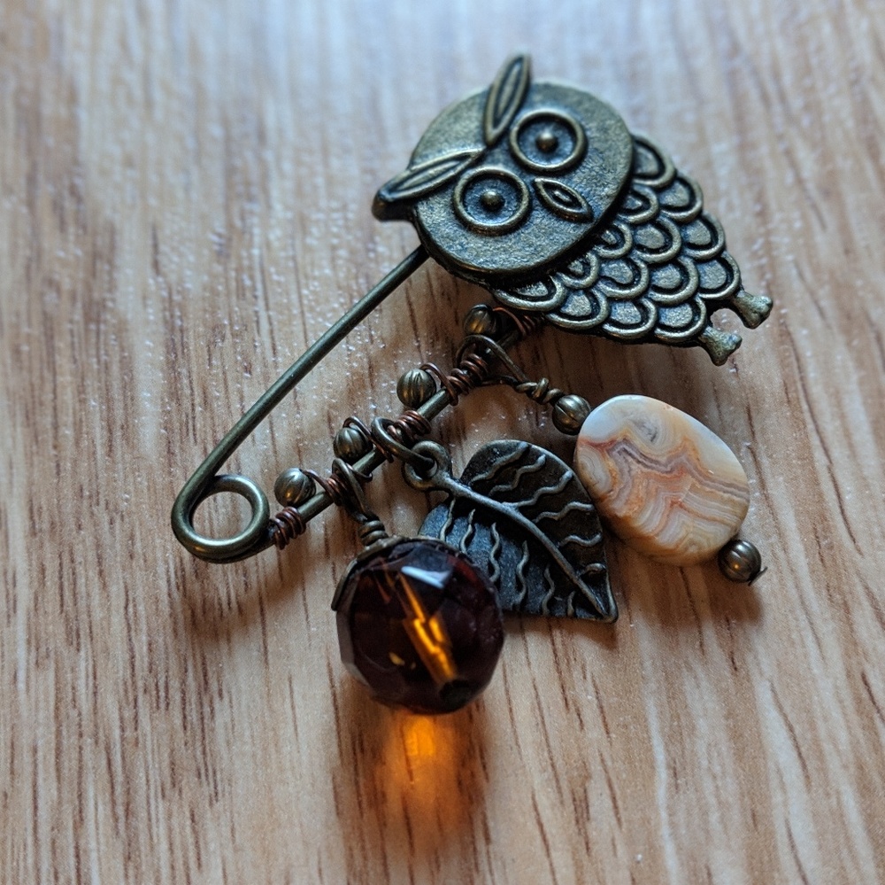 Charmed Owl Pin - Picture 2 of 3